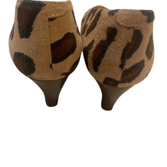 Holt Renfrew Leopard Print Suede Vintage Heel Shoes - Picture 5 of 7